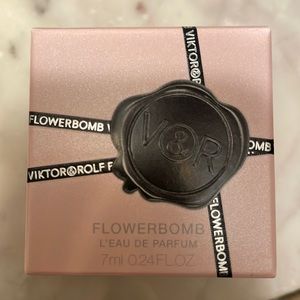 Viktor & Rolf Flowerbomb Parfum